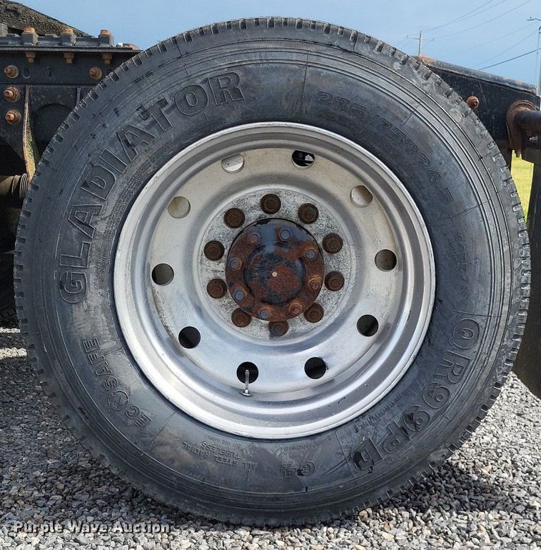 image for item LR9240 2010 International ProStar  semi truck