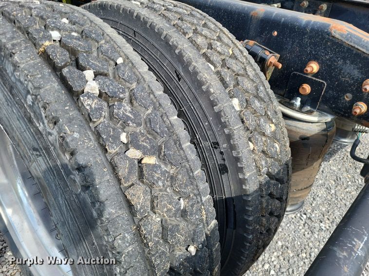 image for item LR9240 2010 International ProStar  semi truck