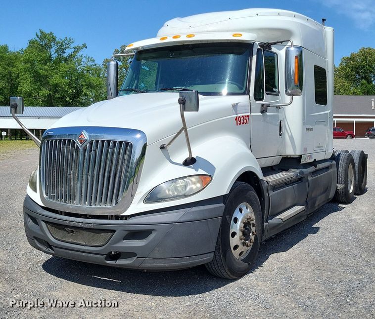 image for item LR9241 2014 International ProStar  truck cab and chassis