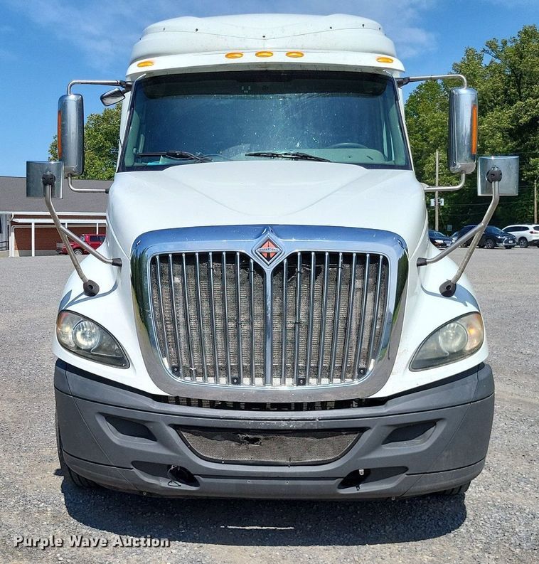 image for item LR9241 2014 International ProStar  truck cab and chassis