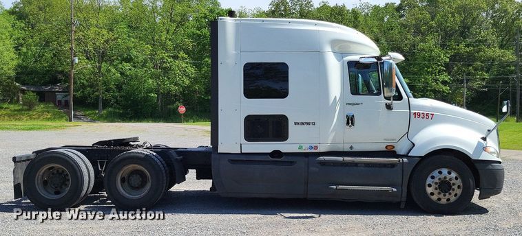 image for item LR9241 2014 International ProStar  truck cab and chassis