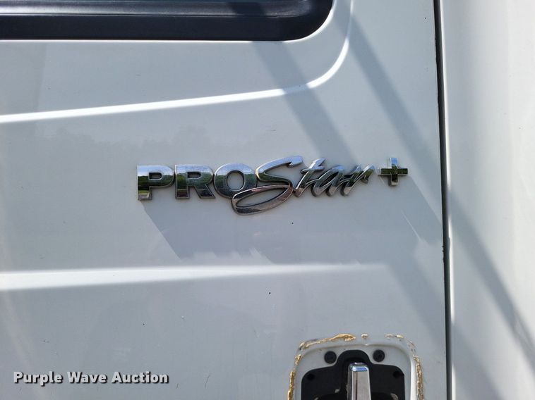 image for item LR9241 2014 International ProStar  truck cab and chassis