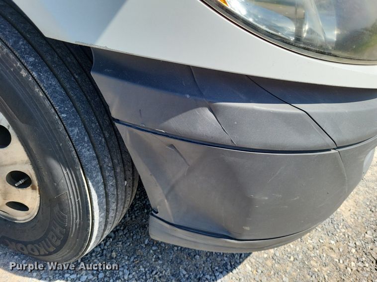 image for item LR9241 2014 International ProStar  truck cab and chassis