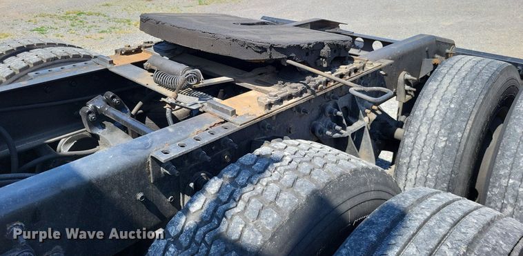 image for item LR9241 2014 International ProStar  truck cab and chassis