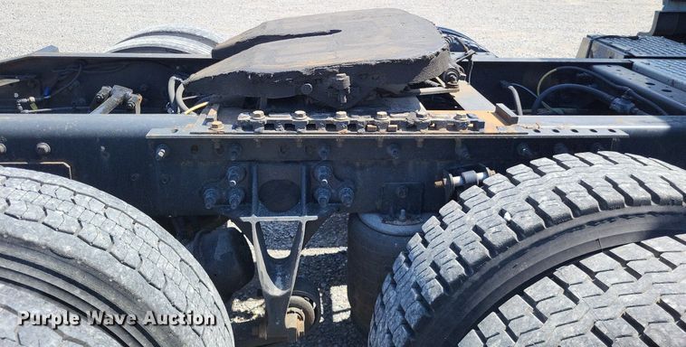 image for item LR9241 2014 International ProStar  truck cab and chassis