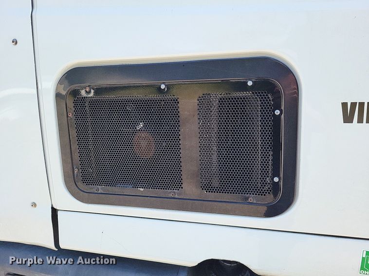 image for item LR9241 2014 International ProStar  truck cab and chassis