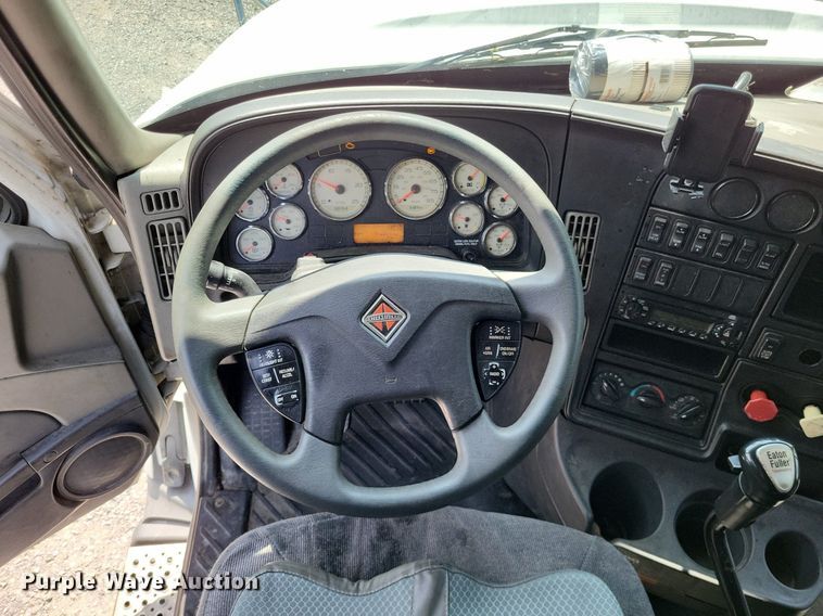 image for item LR9241 2014 International ProStar  truck cab and chassis