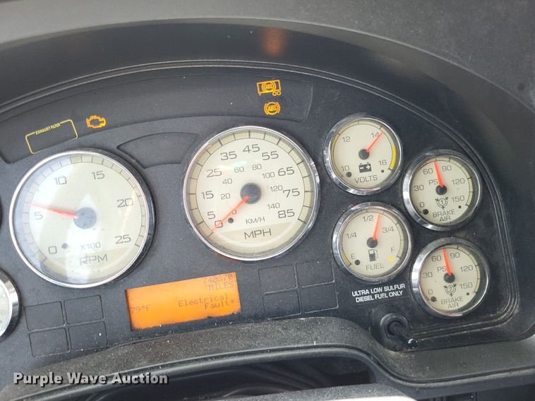 image for item LR9241 2014 International ProStar  truck cab and chassis