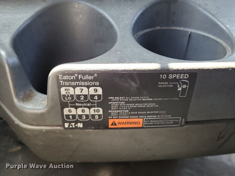 image for item LR9241 2014 International ProStar  truck cab and chassis