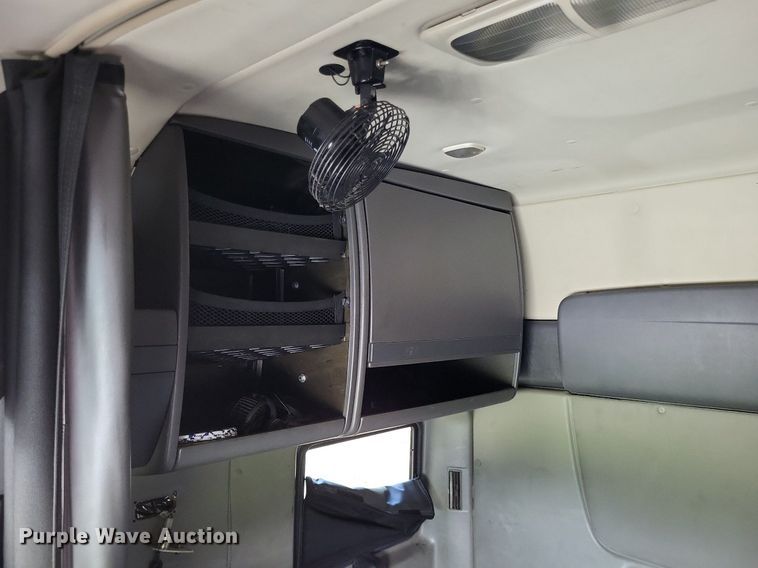 image for item LR9241 2014 International ProStar  truck cab and chassis