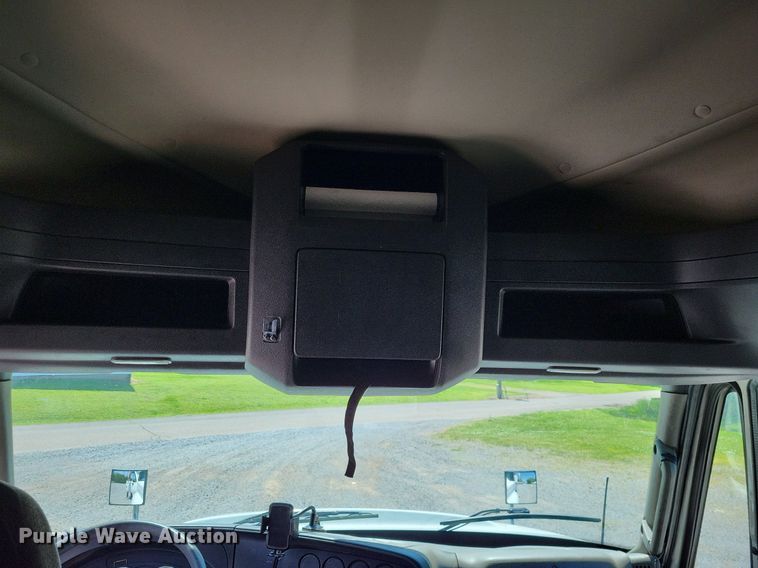 image for item LR9241 2014 International ProStar  truck cab and chassis