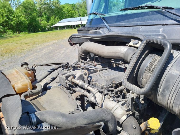 image for item LR9241 2014 International ProStar  truck cab and chassis