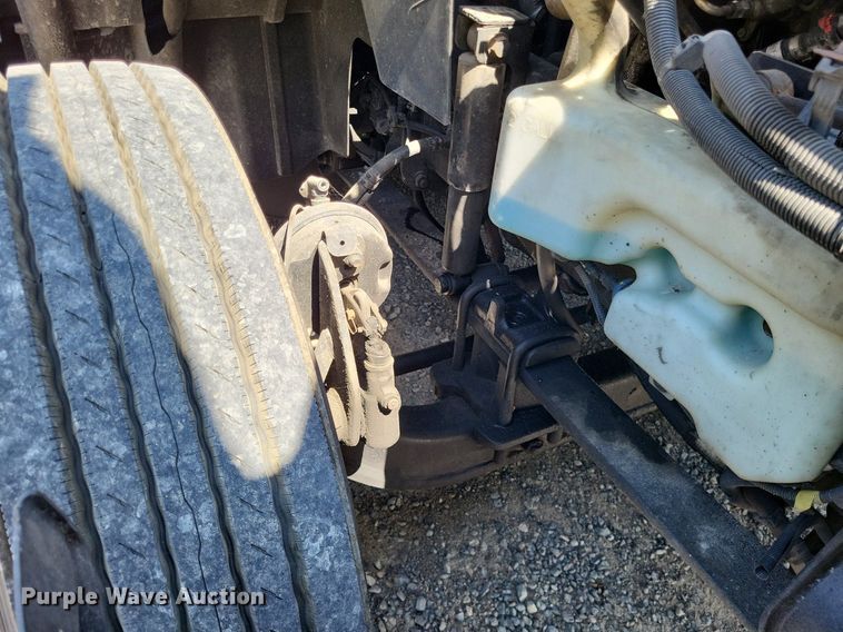 image for item LR9241 2014 International ProStar  truck cab and chassis