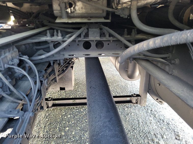 image for item LR9241 2014 International ProStar  truck cab and chassis