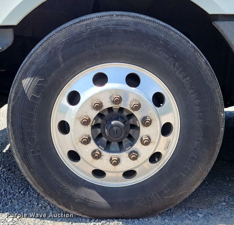 image for item LR9241 2014 International ProStar  truck cab and chassis