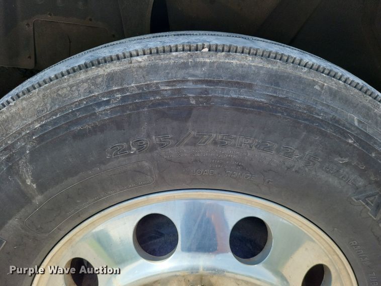 image for item LR9241 2014 International ProStar  truck cab and chassis