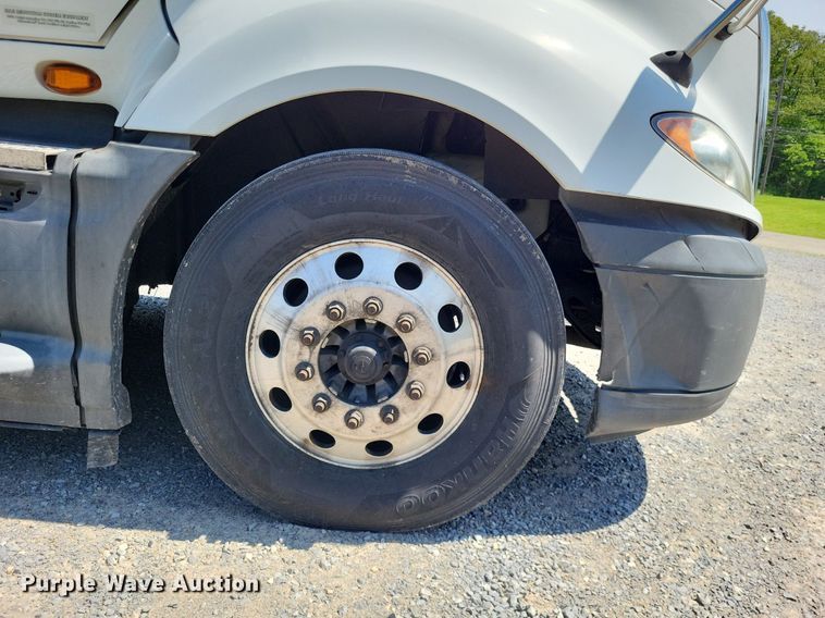 image for item LR9241 2014 International ProStar  truck cab and chassis