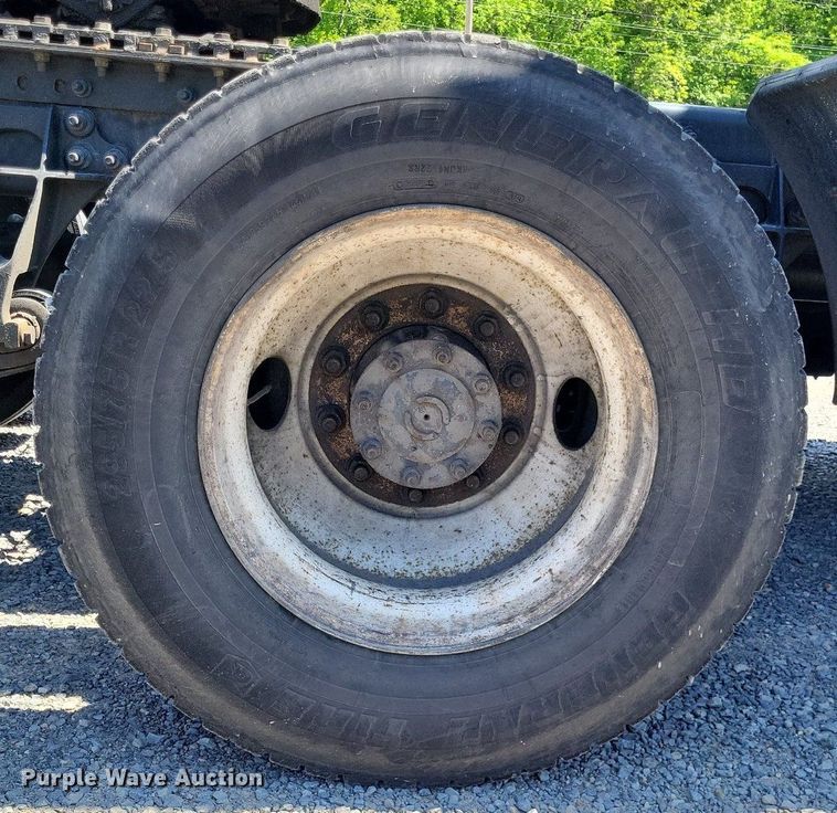 image for item LR9241 2014 International ProStar  truck cab and chassis