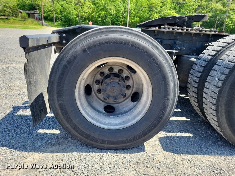 image for item LR9241 2014 International ProStar  truck cab and chassis