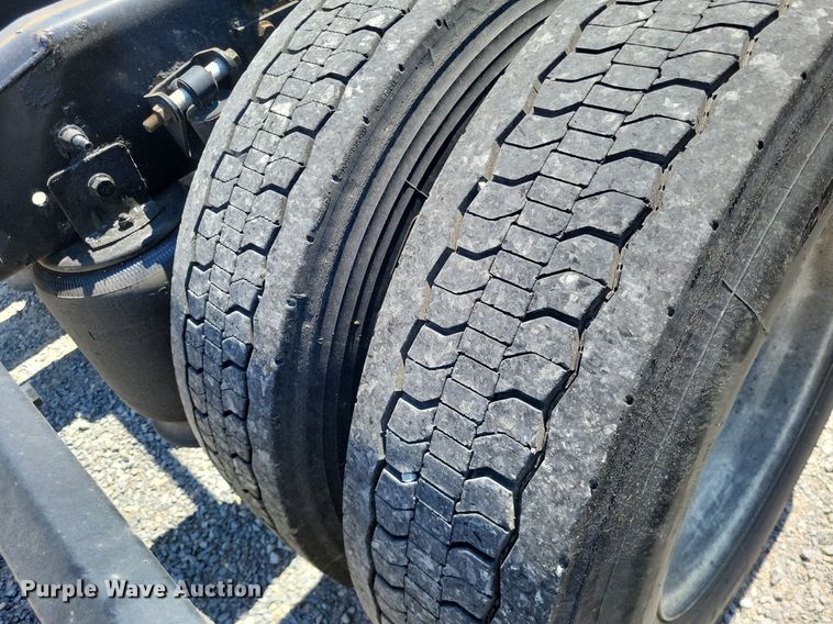 image for item LR9241 2014 International ProStar  truck cab and chassis