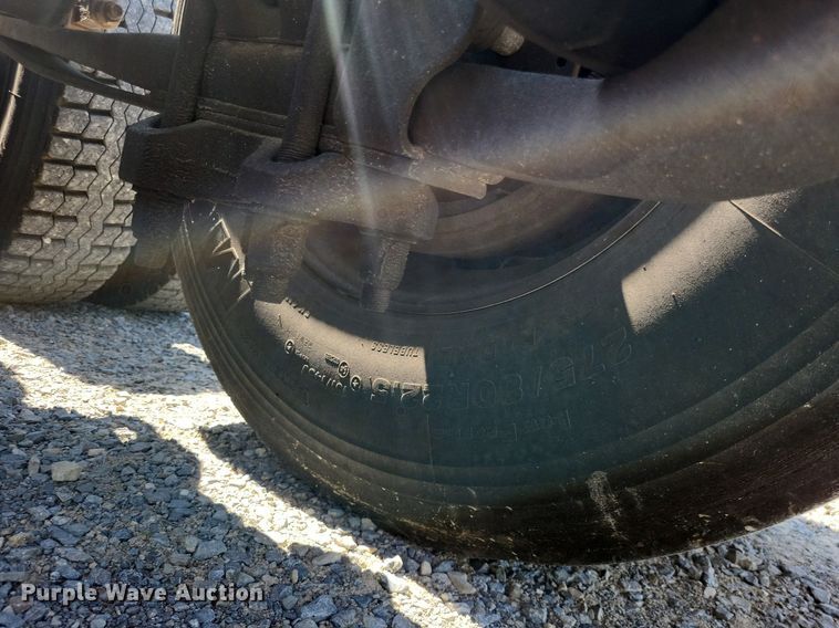 image for item LR9241 2014 International ProStar  truck cab and chassis