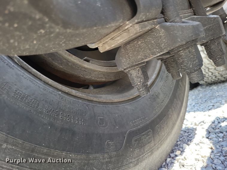 image for item LR9241 2014 International ProStar  truck cab and chassis