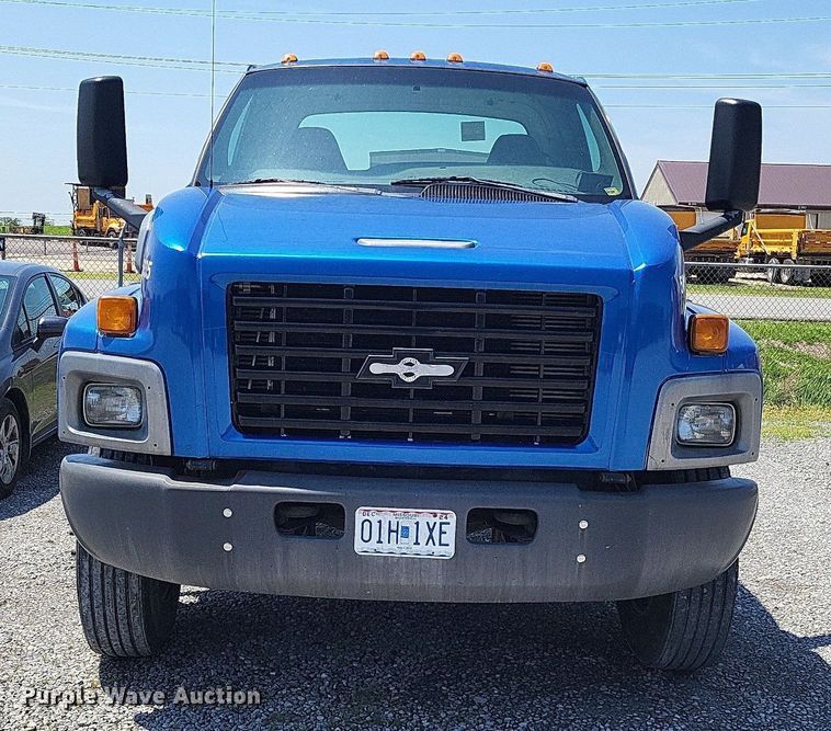 image for item LR9242 2014 Chevrolet C6500  truck cab and chassis