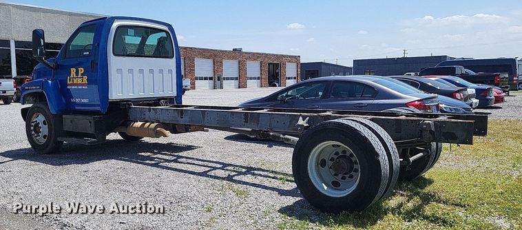 image for item LR9242 2014 Chevrolet C6500  truck cab and chassis