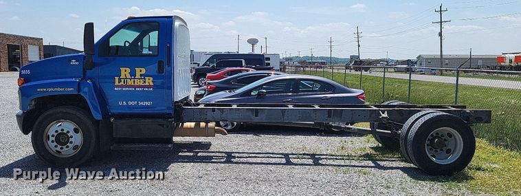 image for item LR9242 2014 Chevrolet C6500  truck cab and chassis