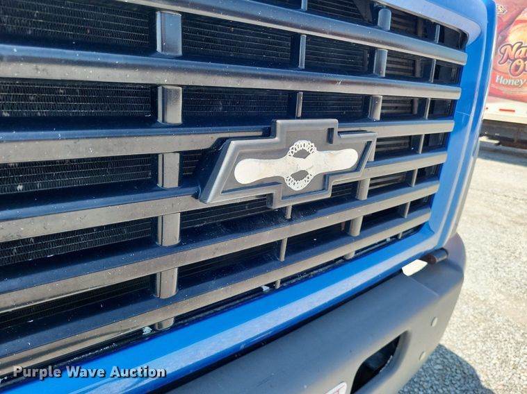 image for item LR9242 2014 Chevrolet C6500  truck cab and chassis