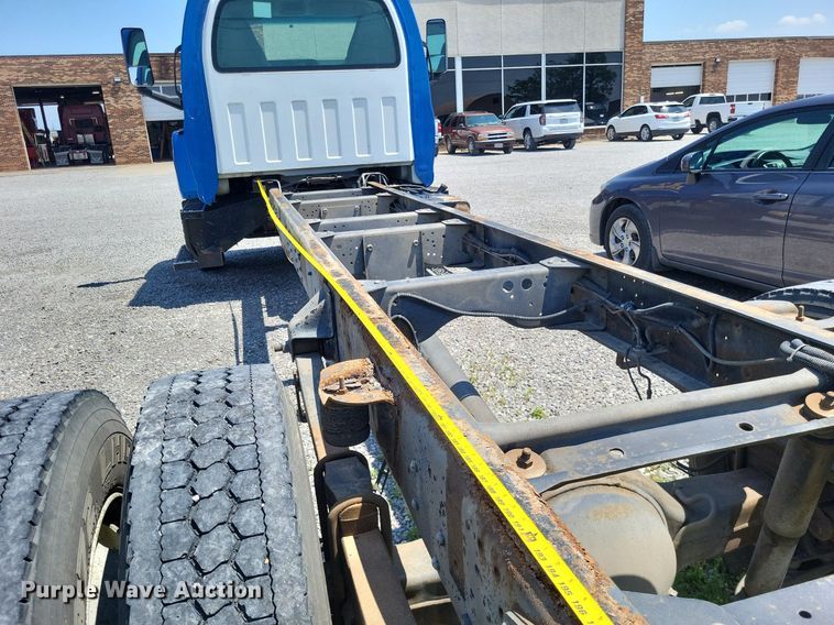 image for item LR9242 2014 Chevrolet C6500  truck cab and chassis