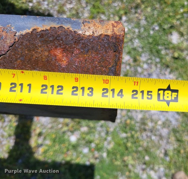 image for item LR9242 2014 Chevrolet C6500  truck cab and chassis