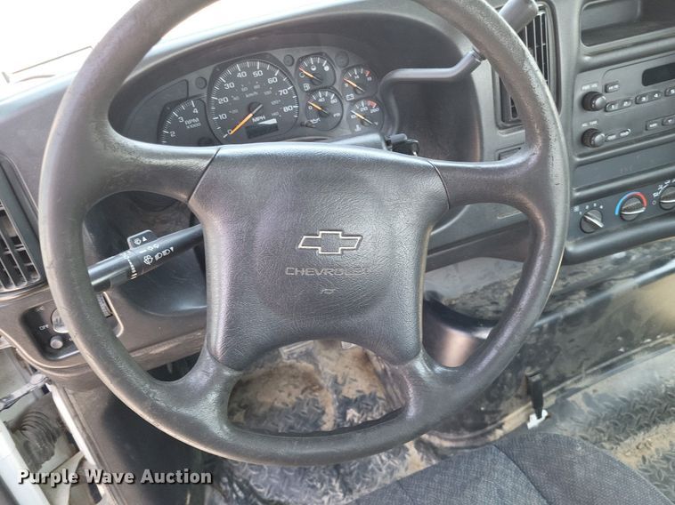 image for item LR9242 2014 Chevrolet C6500  truck cab and chassis