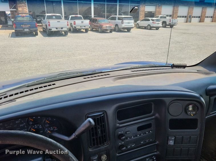 image for item LR9242 2014 Chevrolet C6500  truck cab and chassis