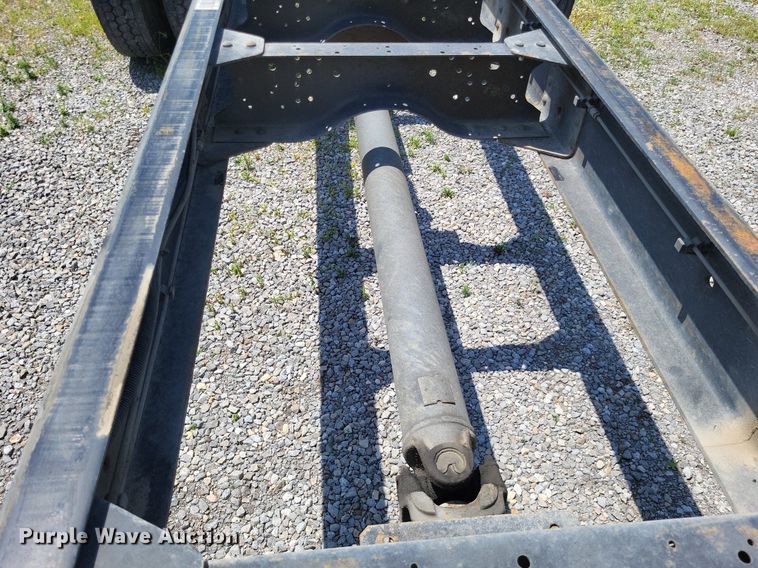 image for item LR9242 2014 Chevrolet C6500  truck cab and chassis