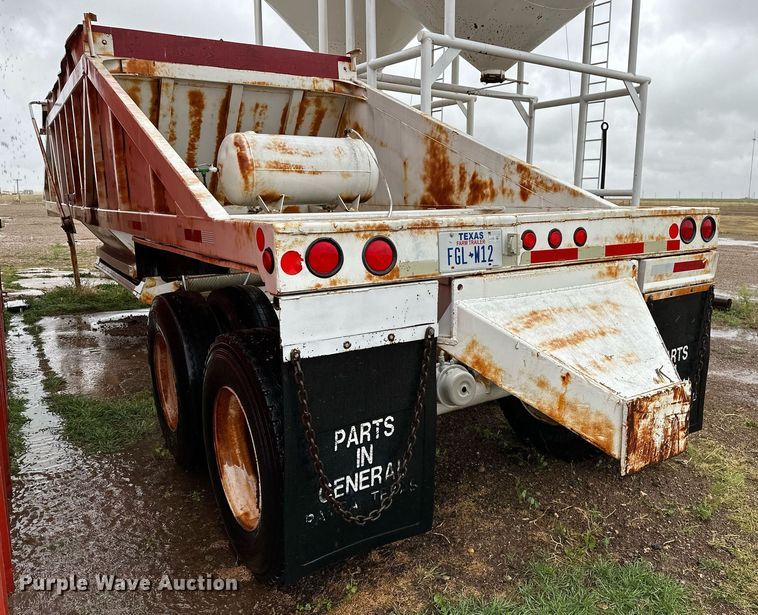 image for item LR9744 1989 Ranch  bottom dump trailer