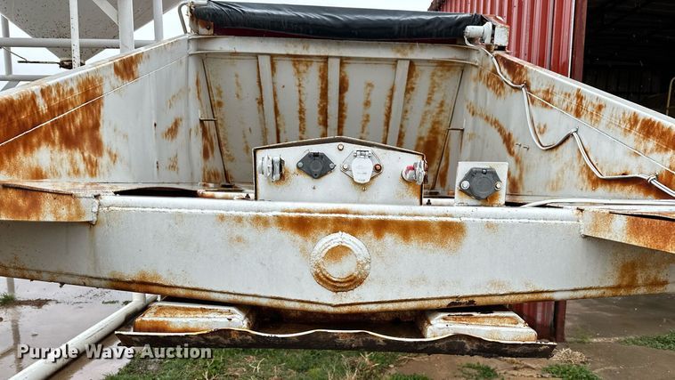 image for item LR9744 1989 Ranch  bottom dump trailer
