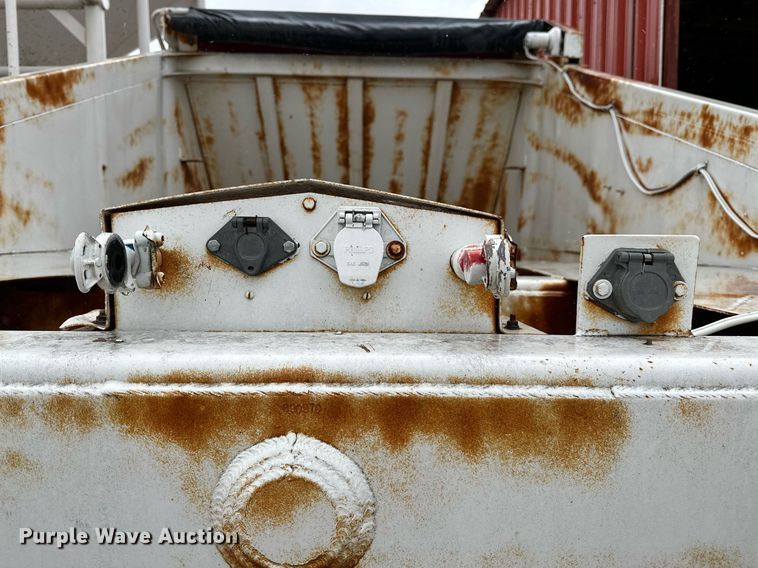 image for item LR9744 1989 Ranch  bottom dump trailer