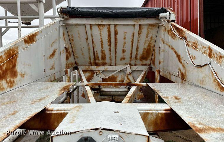 image for item LR9744 1989 Ranch  bottom dump trailer