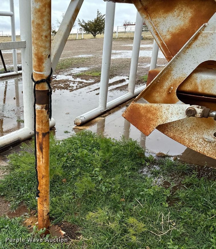 image for item LR9744 1989 Ranch  bottom dump trailer