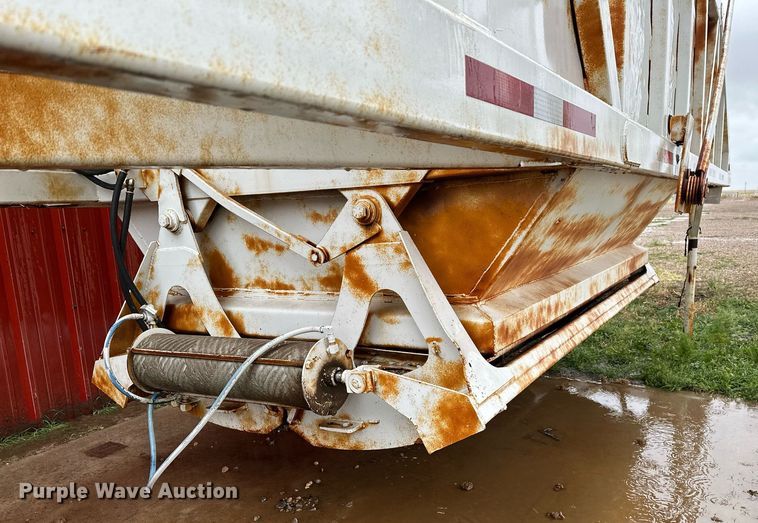 image for item LR9744 1989 Ranch  bottom dump trailer