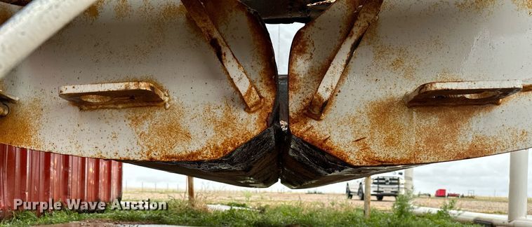 image for item LR9744 1989 Ranch  bottom dump trailer