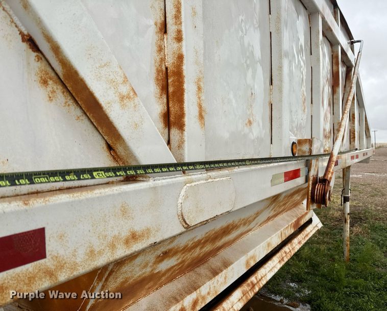 image for item LR9744 1989 Ranch  bottom dump trailer