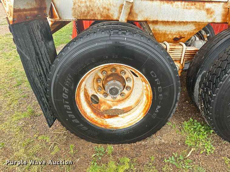 image for item LR9744 1989 Ranch  bottom dump trailer