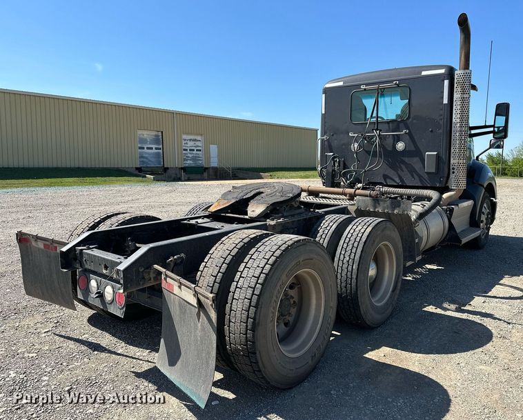 image for item LR9768 2016 Kenworth T680  semi truck