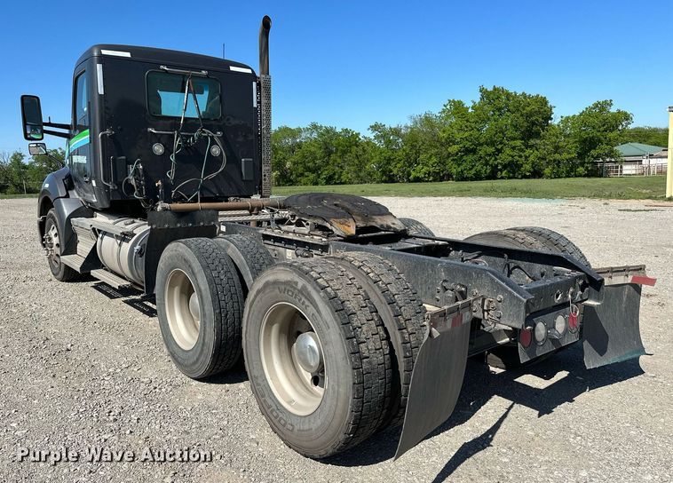 image for item LR9768 2016 Kenworth T680  semi truck