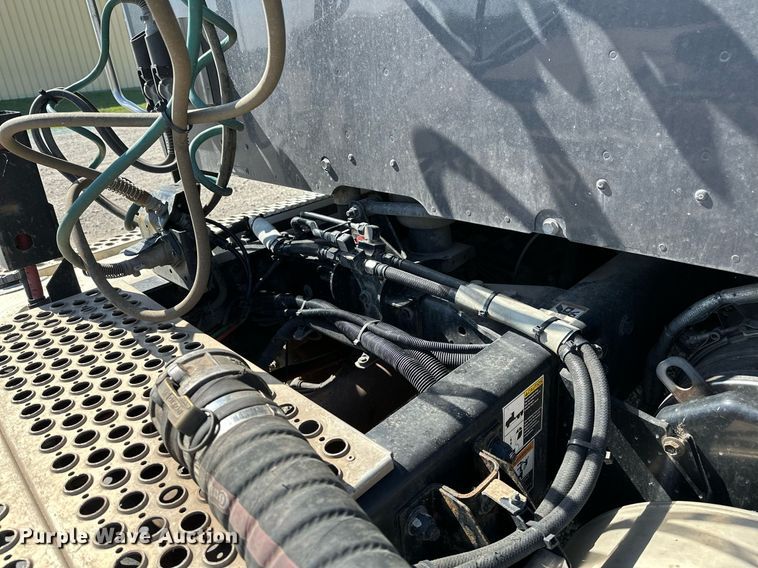 image for item LR9768 2016 Kenworth T680  semi truck