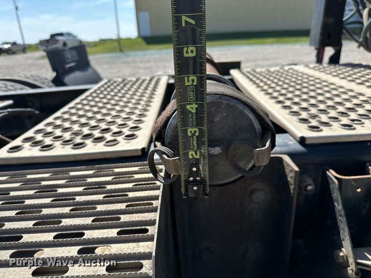 image for item LR9768 2016 Kenworth T680  semi truck