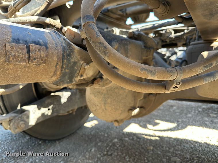 image for item LR9768 2016 Kenworth T680  semi truck