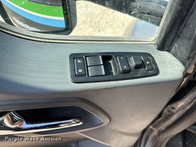 image for item LR9768 2016 Kenworth T680  semi truck